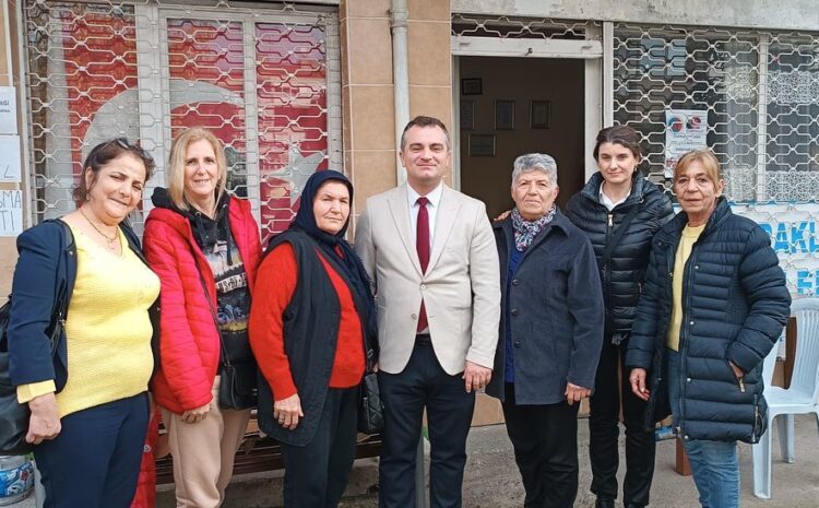  Bayraklı İzmirliler Derneğine yapmış olduğumuz ziyarette bugün söz hakkı kadınlardaydı..Bizlerde ekibimizle birlikte onların önerilerini kayıt altına aldık..Değişimin ve dönüşümün adı, her şey Bayraklı için..#bayraklıdaümitvar