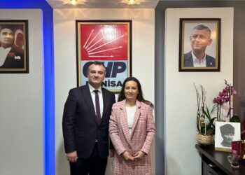 CHP Manisa İl Başkanımız İlksen Özalper’i ziyaret ettik. Yeni görevinde ve yaklaşan yerel seçimlerde başarılar diledik.Nazik misafirperverliği ve sıcak sohbeti için kendilerine teşekkür ediyorum @chpmanisa